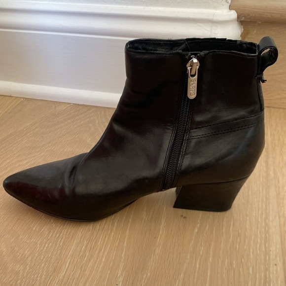 Franco Sarto black leather zip pointed Bootie 5.5 - Picture 5 of 7